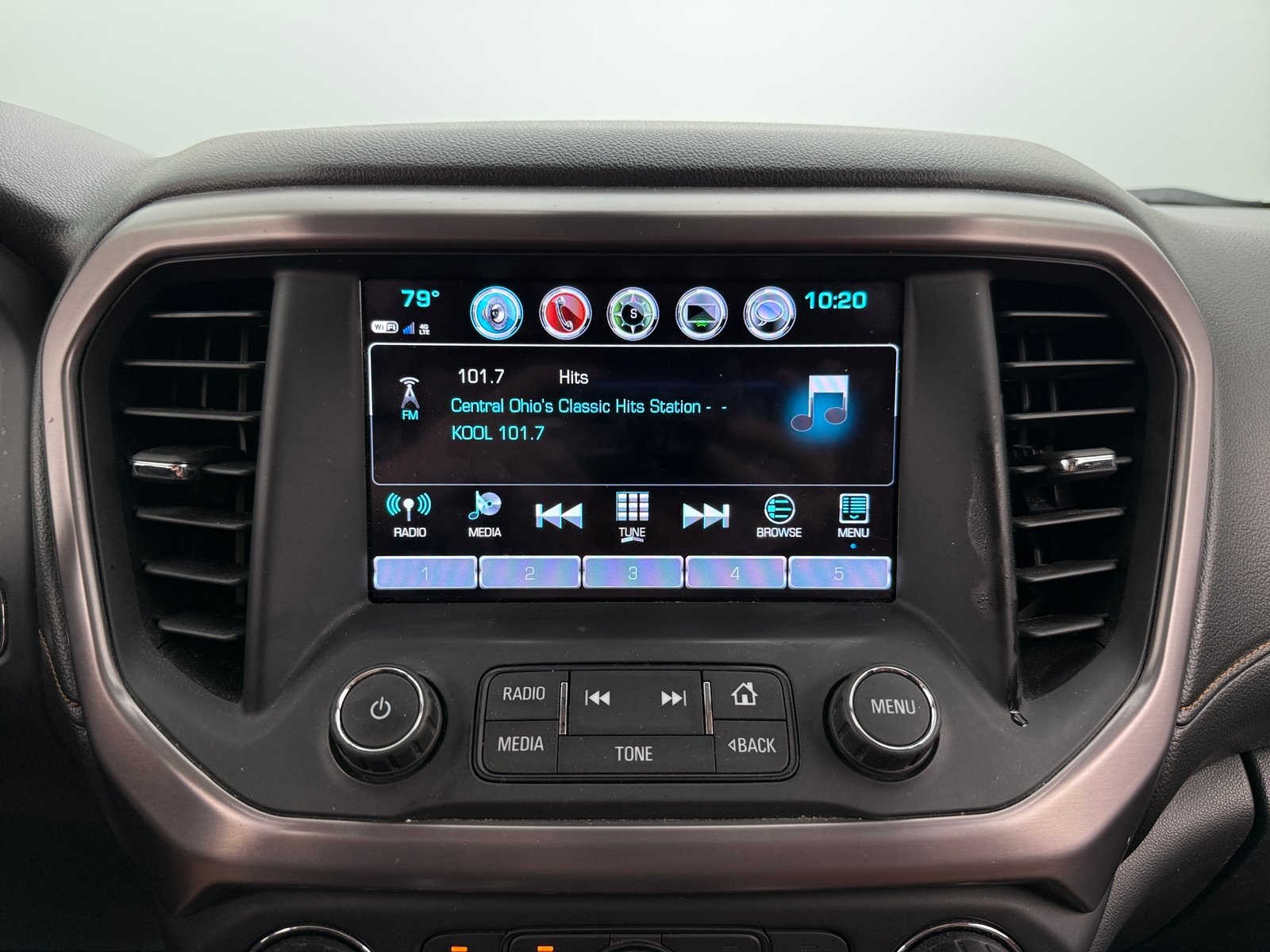 Thumbnail: 2017 GMC Acadia - 3