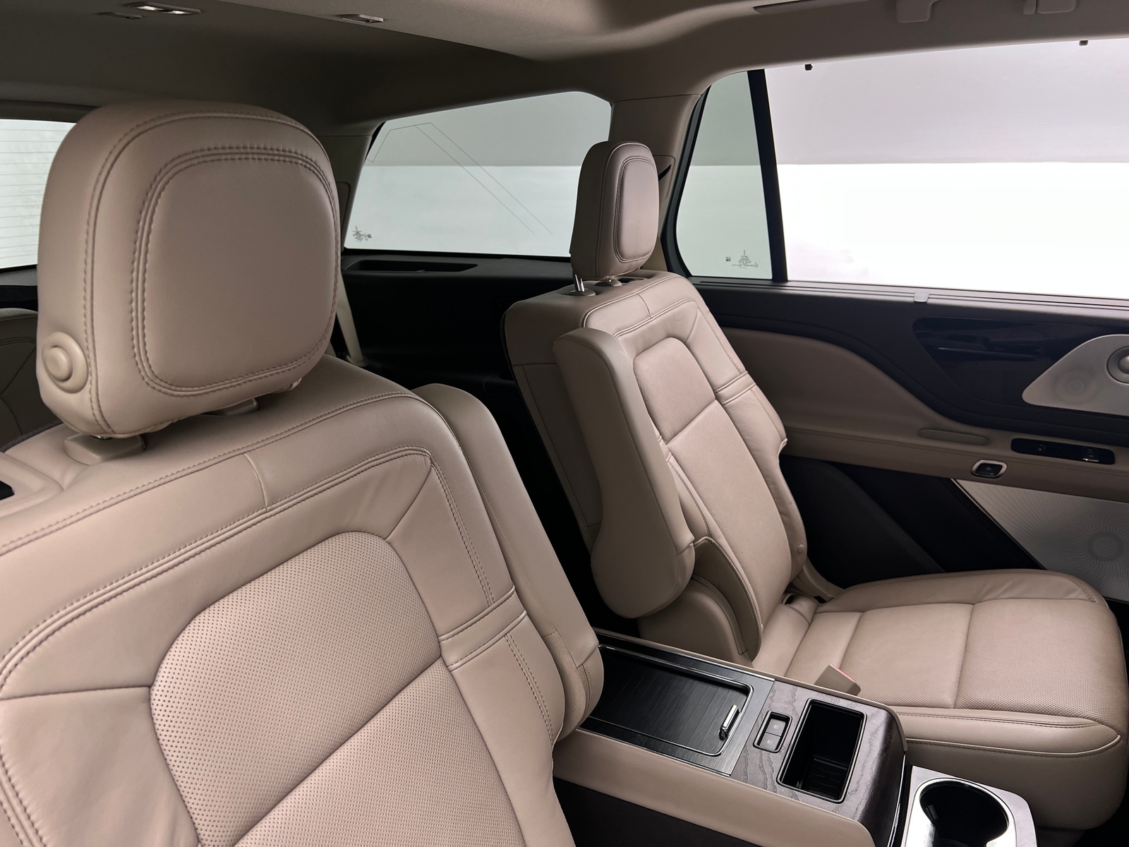 Thumbnail: 2020 Lincoln Aviator - 5