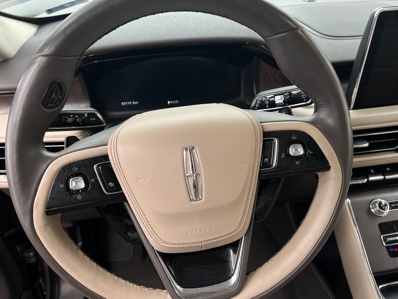 Thumbnail: 2020 Lincoln Aviator - 4