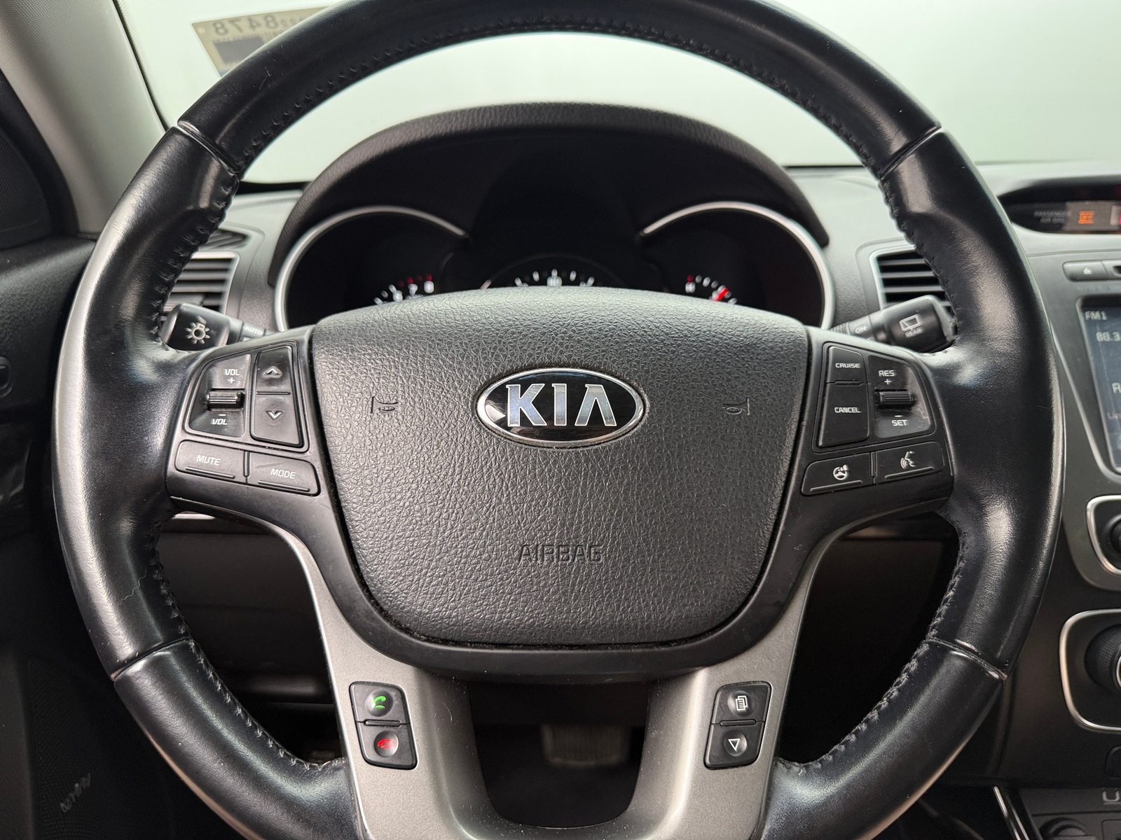 Thumbnail: 2015 Kia Sorento - 4