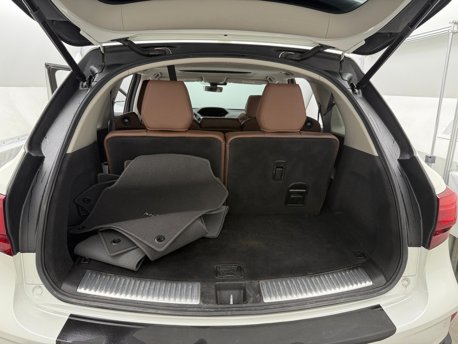 Thumbnail: 2017 Acura MDX - 6