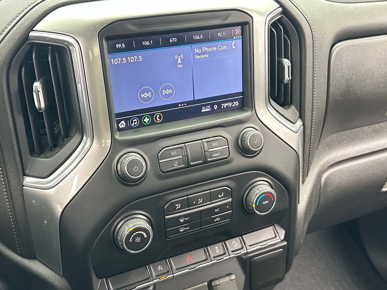 Thumbnail: 2020 Chevrolet Silverado 1500 - 4