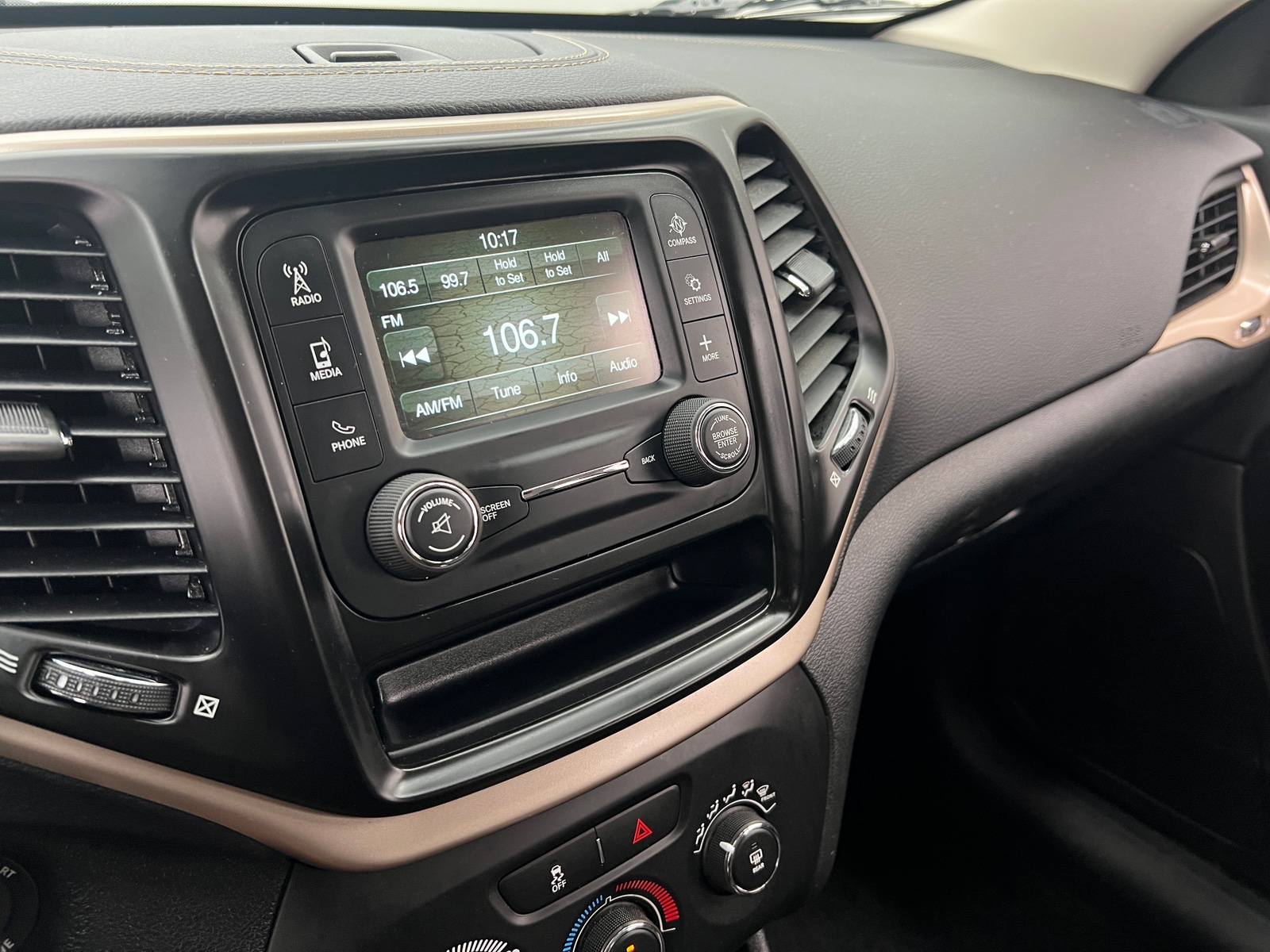 Thumbnail: 2016 Jeep Cherokee - 4