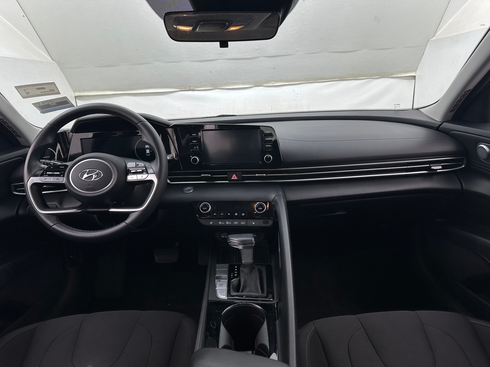 Thumbnail: 2022 Hyundai Elantra - 3