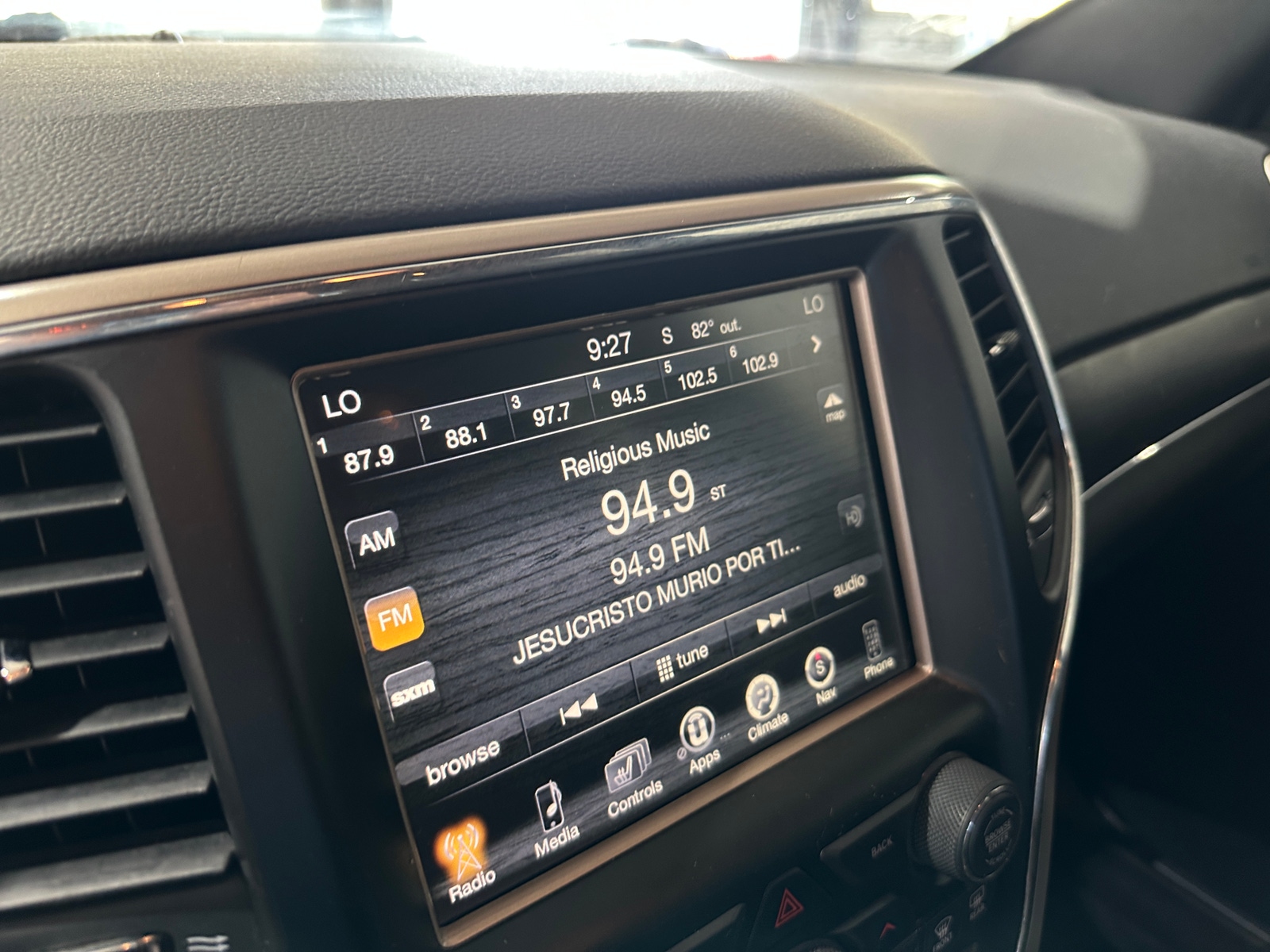 Thumbnail: 2017 Jeep Grand Cherokee - 3