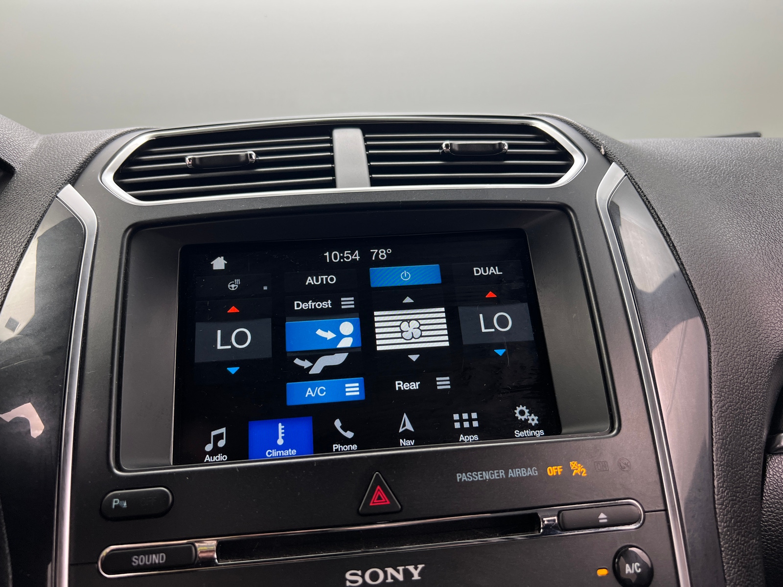 Thumbnail: 2018 Ford Explorer - 3