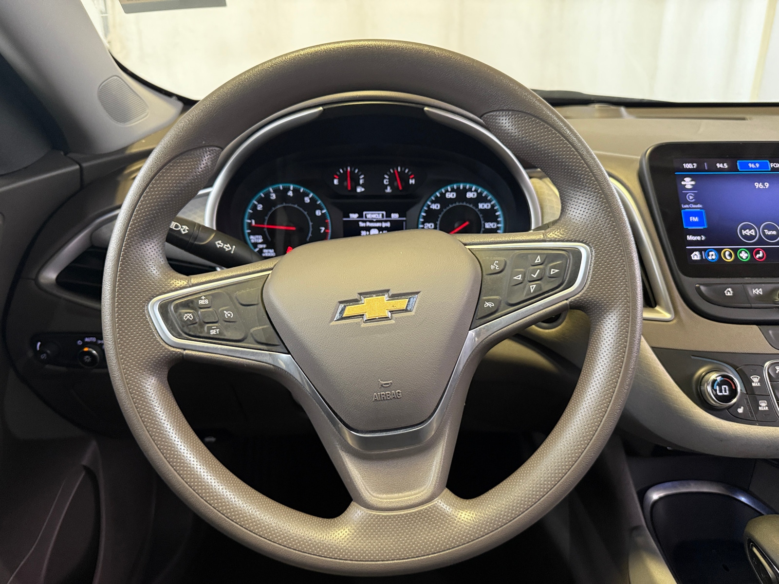Thumbnail: 2022 Chevrolet Malibu - 5