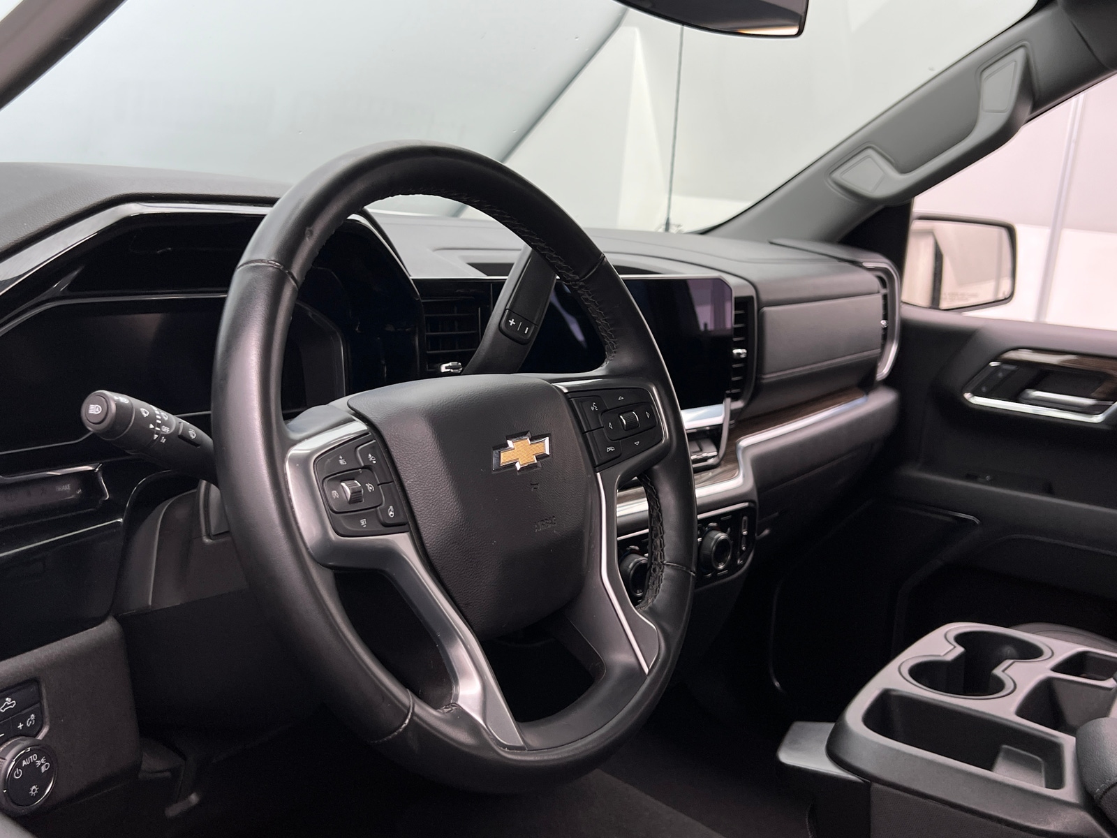 Thumbnail: 2024 Chevrolet Silverado 1500 - 5