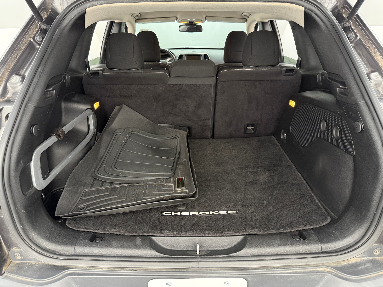Thumbnail: 2017 Jeep Cherokee - 7