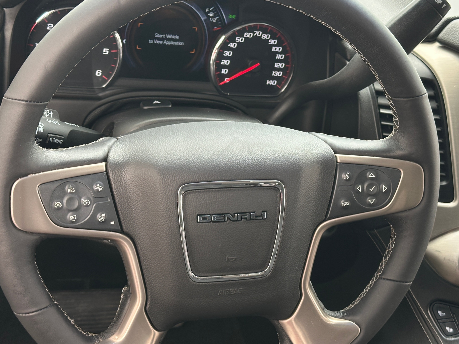 Thumbnail: 2016 GMC Yukon XL - 4