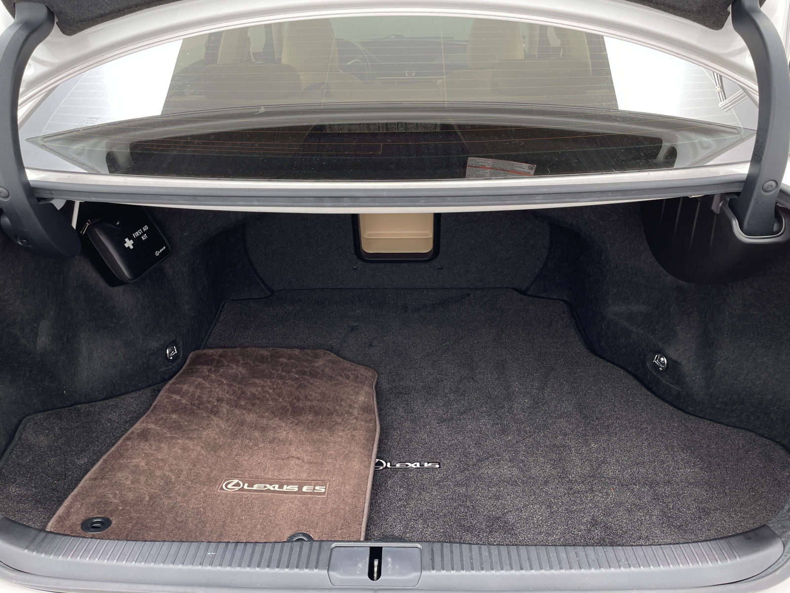 Thumbnail: 2016 Lexus ES - 6