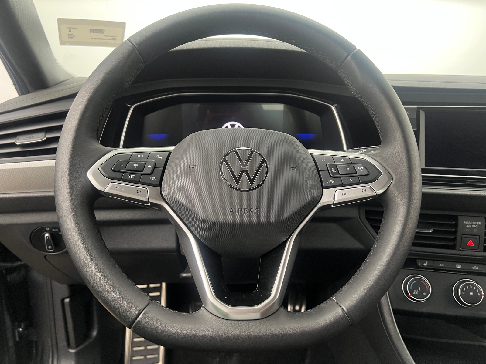 Thumbnail: 2024 Volkswagen Jetta - 5
