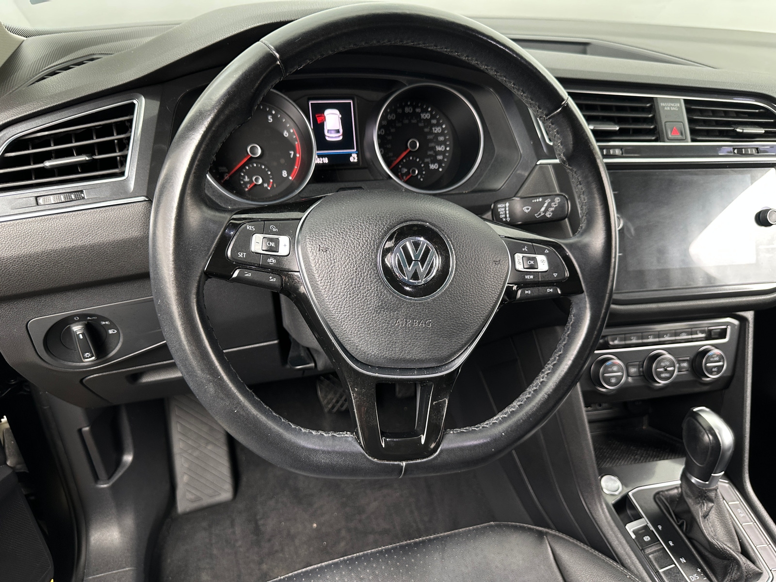 Thumbnail: 2019 Volkswagen Tiguan - 4