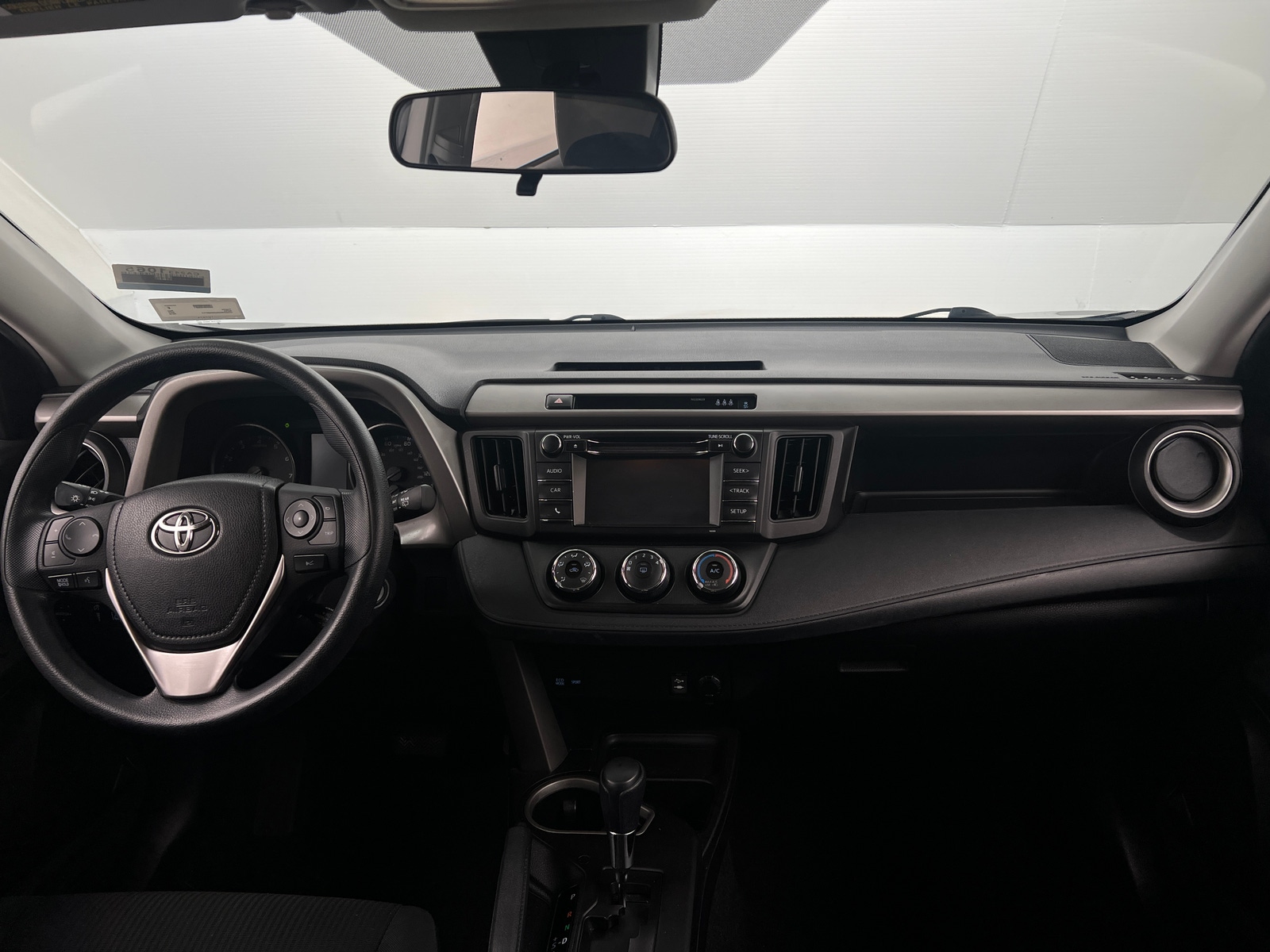 Thumbnail: 2018 Toyota RAV4 - 3