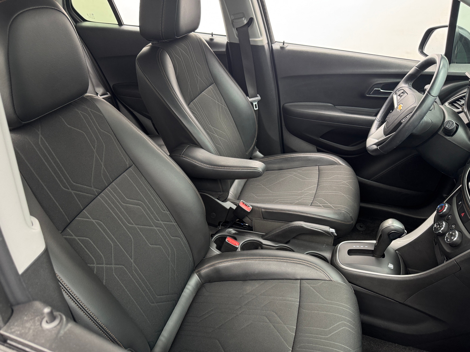 Thumbnail: 2019 Chevrolet Trax - 2