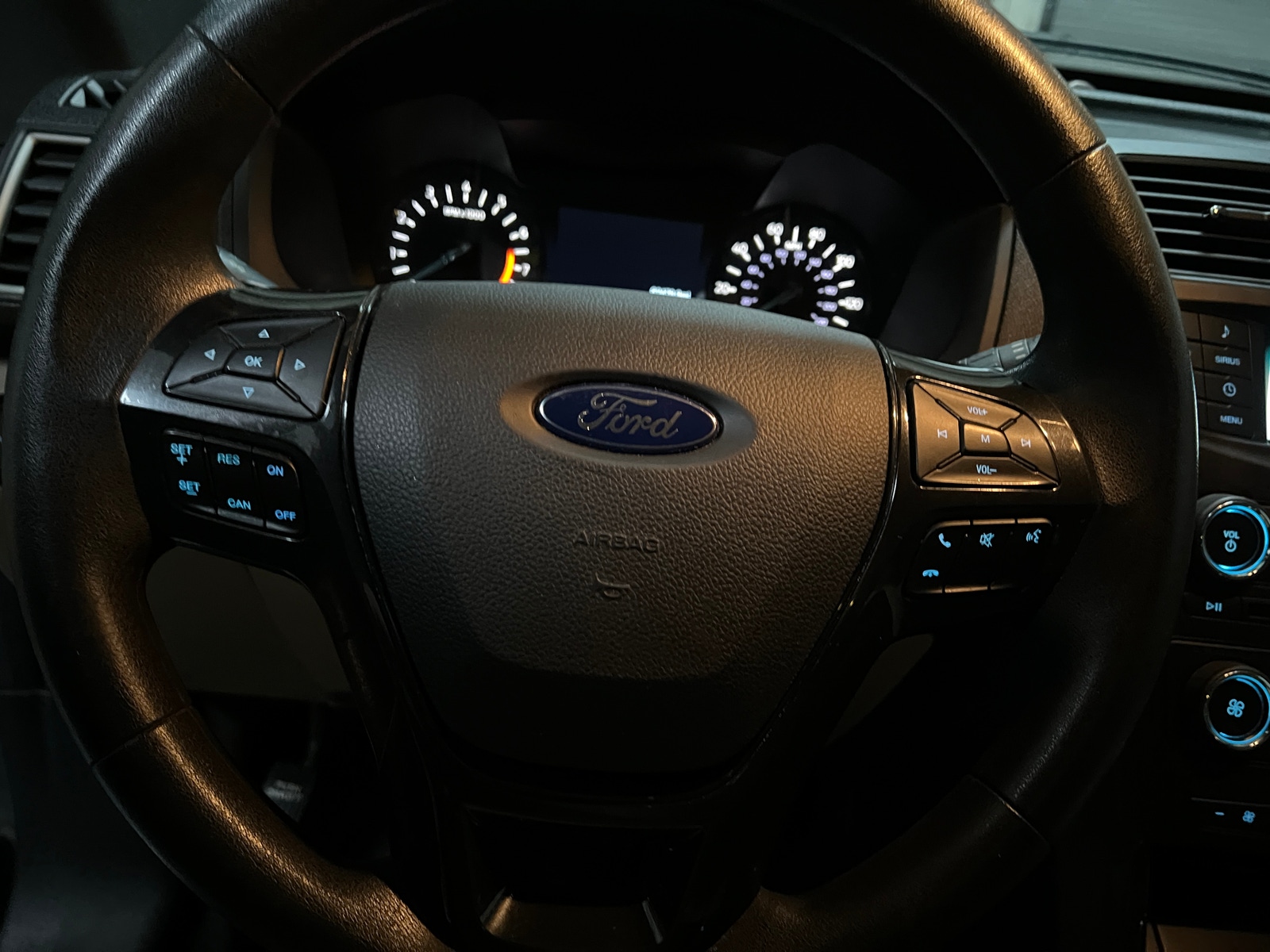 Thumbnail: 2017 Ford Explorer - 5