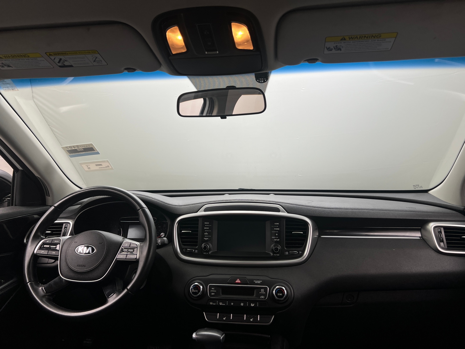 Thumbnail: 2019 Kia Sorento - 3