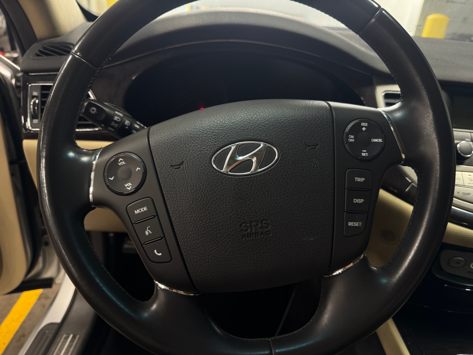 Thumbnail: 2011 Hyundai Genesis - 4