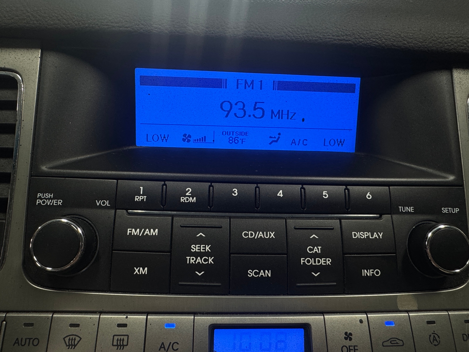 Thumbnail: 2011 Hyundai Genesis - 3