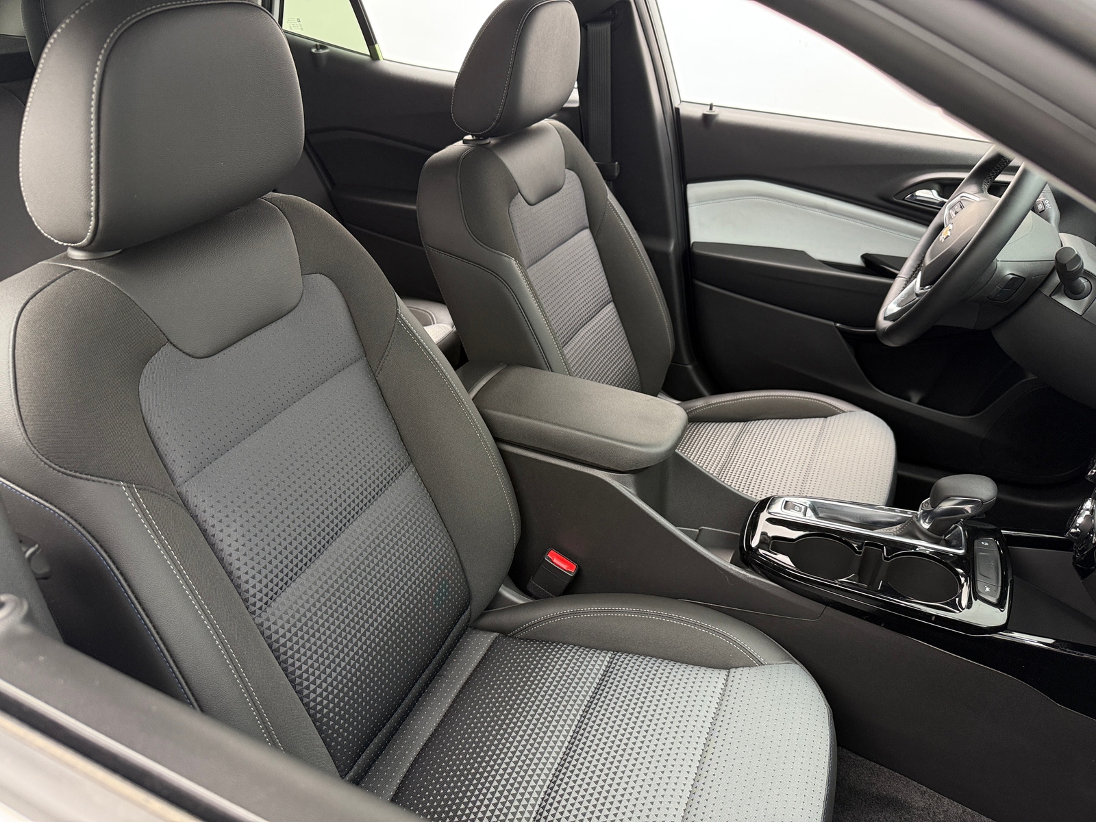 Thumbnail: 2024 Chevrolet Trax - 2