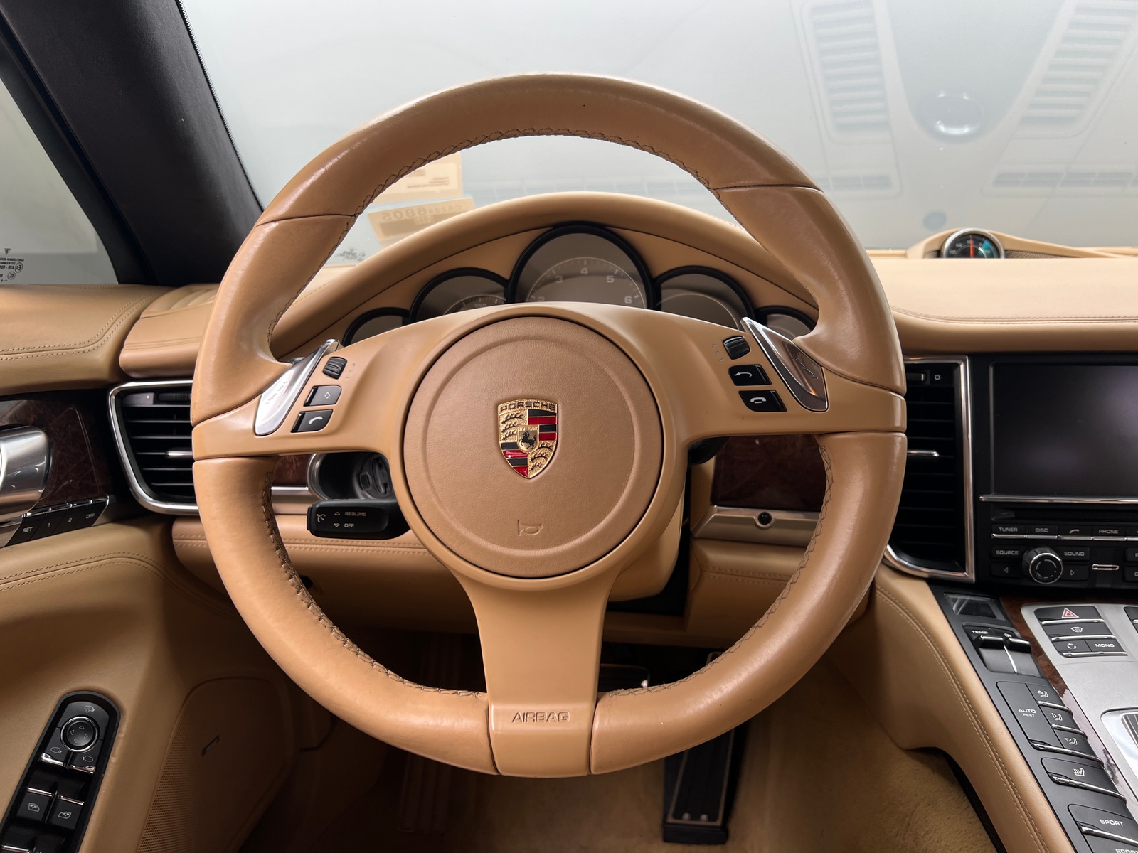 Thumbnail: 2010 Porsche Panamera - 4
