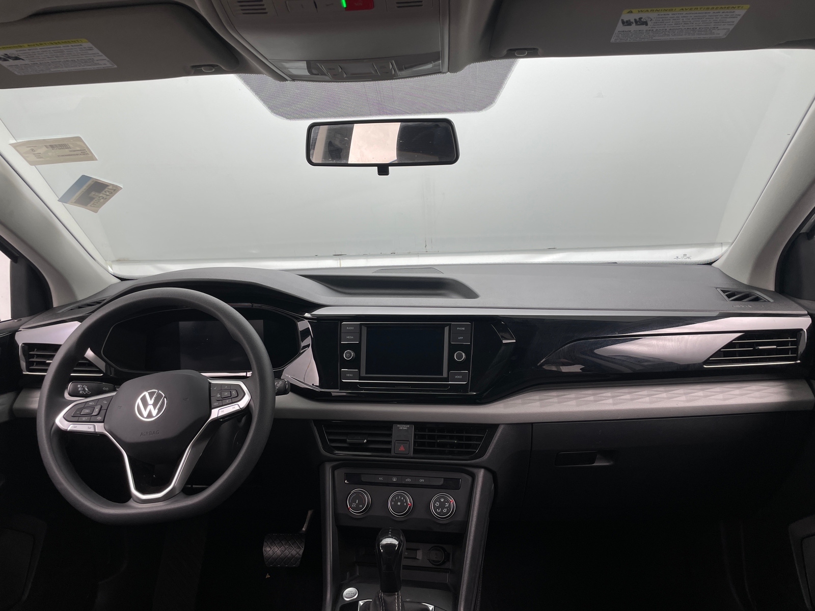 Thumbnail: 2022 Volkswagen Taos - 3