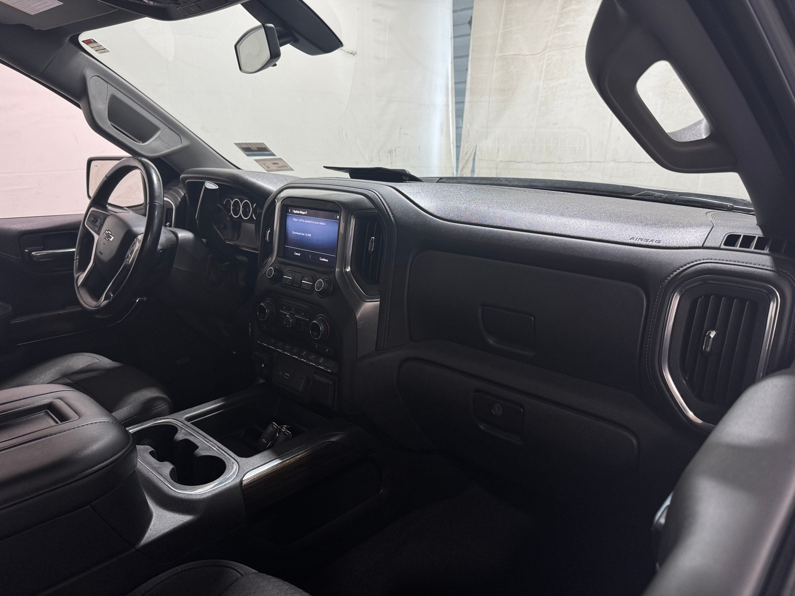 Thumbnail: 2020 Chevrolet Silverado 1500 - 3