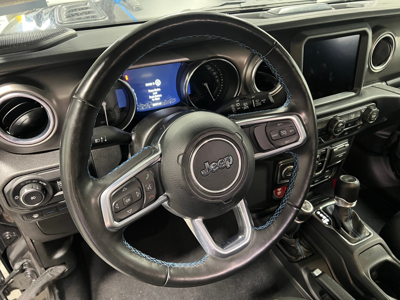 Thumbnail: 2022 Jeep Wrangler - 5
