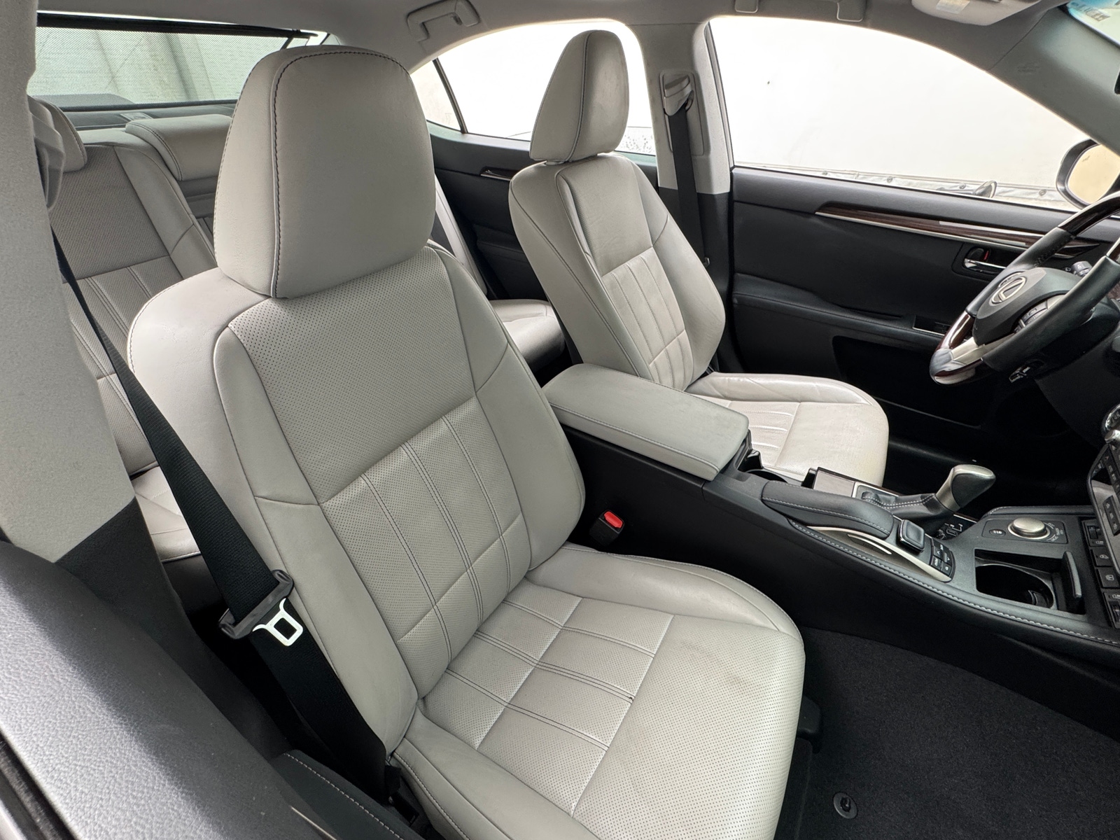 Thumbnail: 2017 Lexus ES - 2