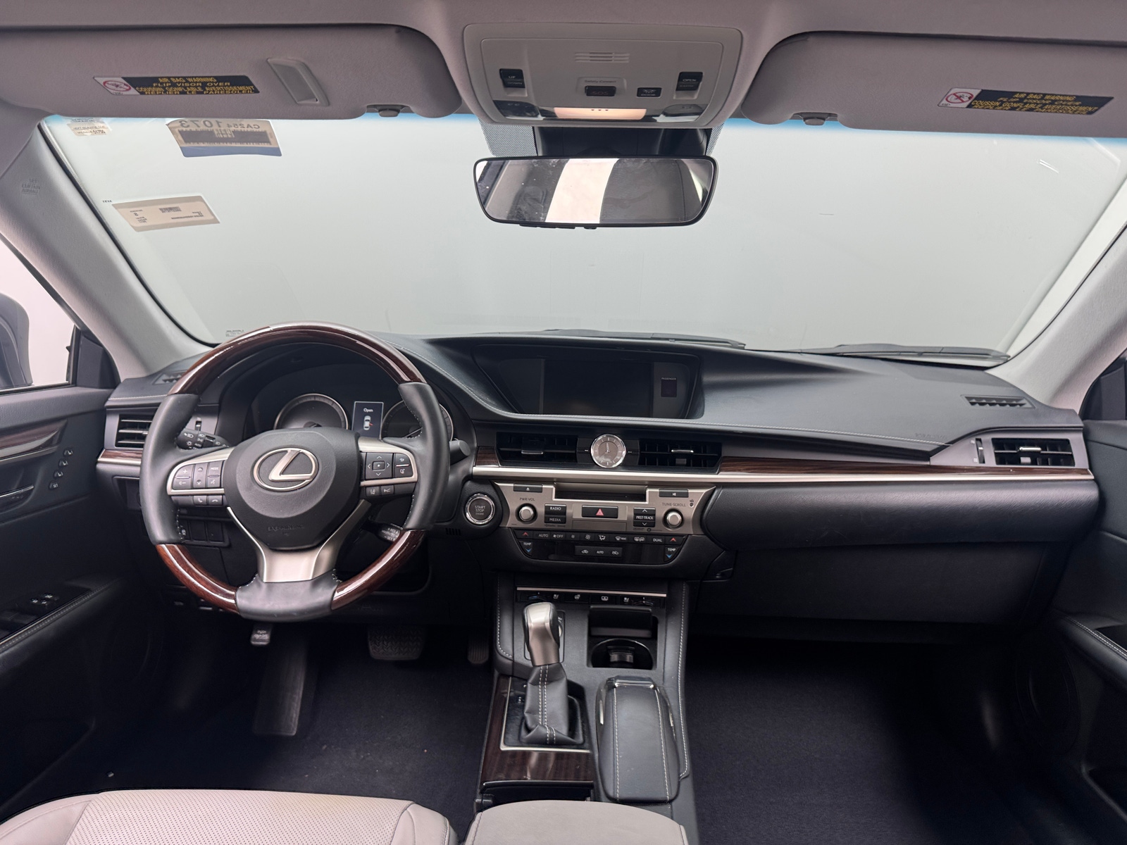 Thumbnail: 2017 Lexus ES - 3