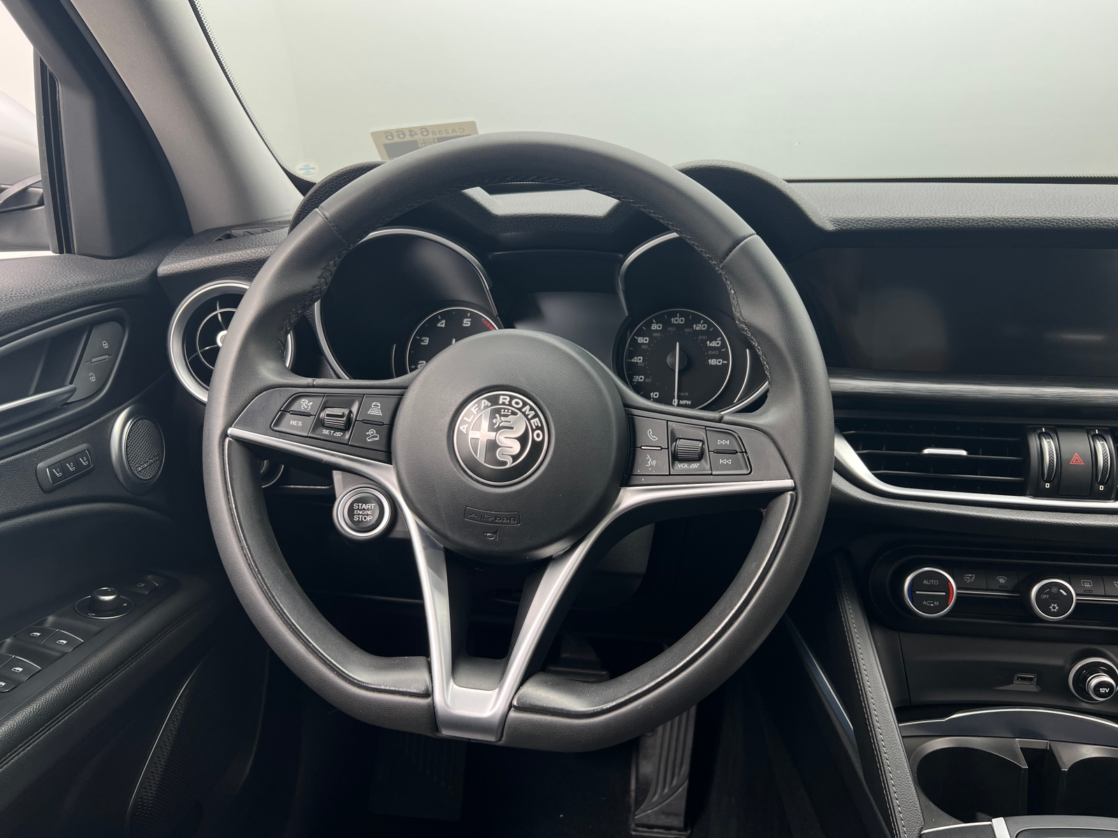 Thumbnail: 2018 Alfa Romeo Stelvio - 4