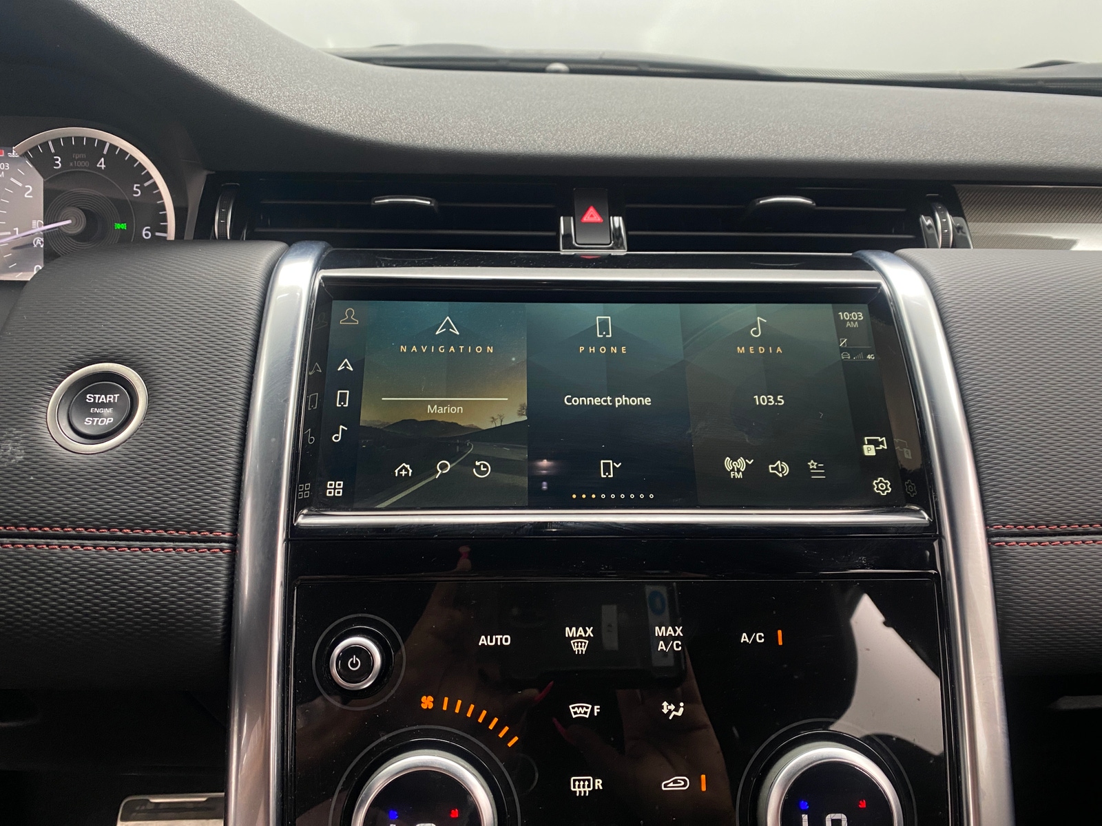 Thumbnail: 2023 Land Rover Discovery Sport - 3
