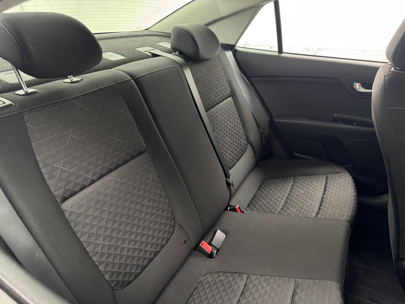 Thumbnail: 2020 Kia Rio - 6