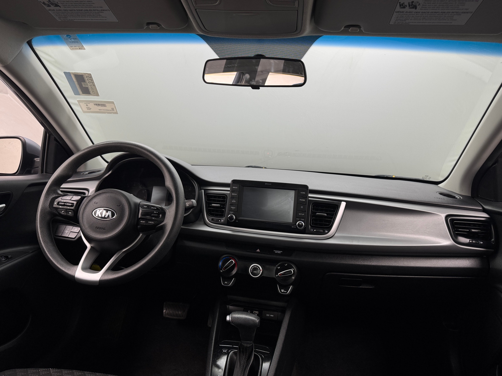 Thumbnail: 2020 Kia Rio - 3
