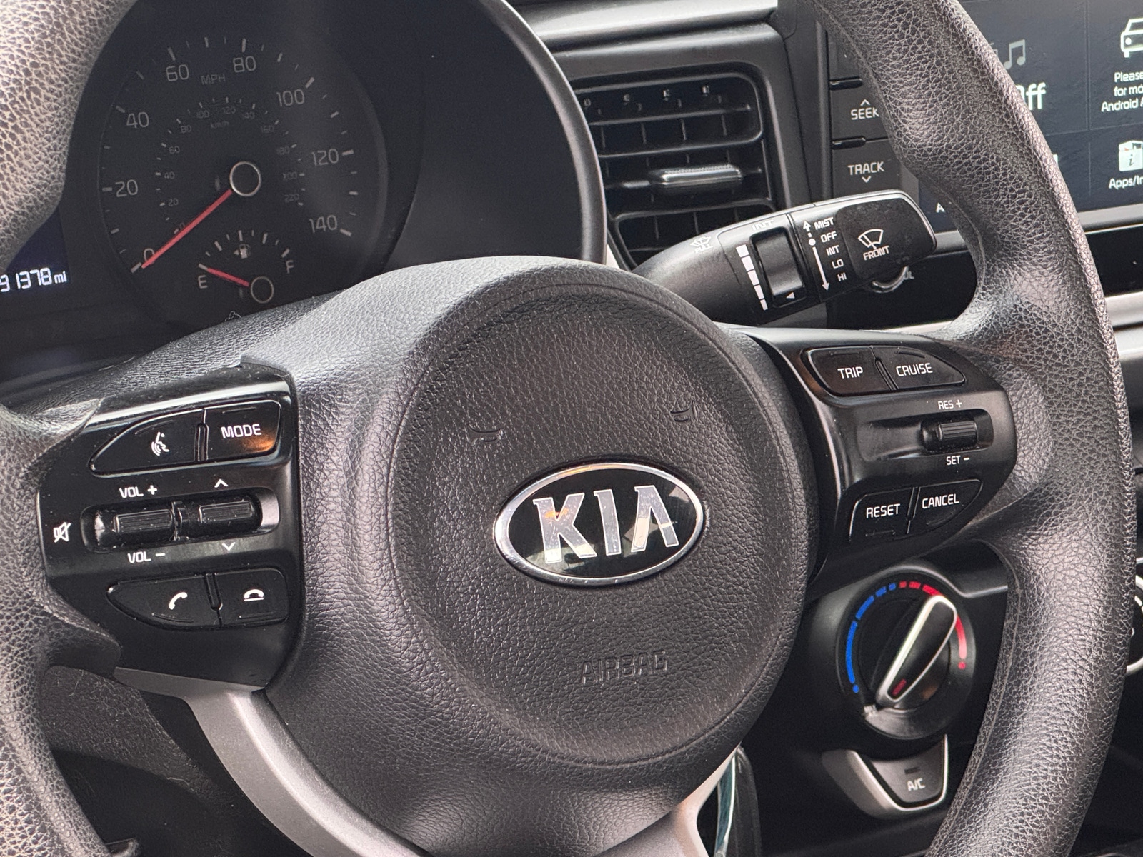 Thumbnail: 2020 Kia Rio - 5