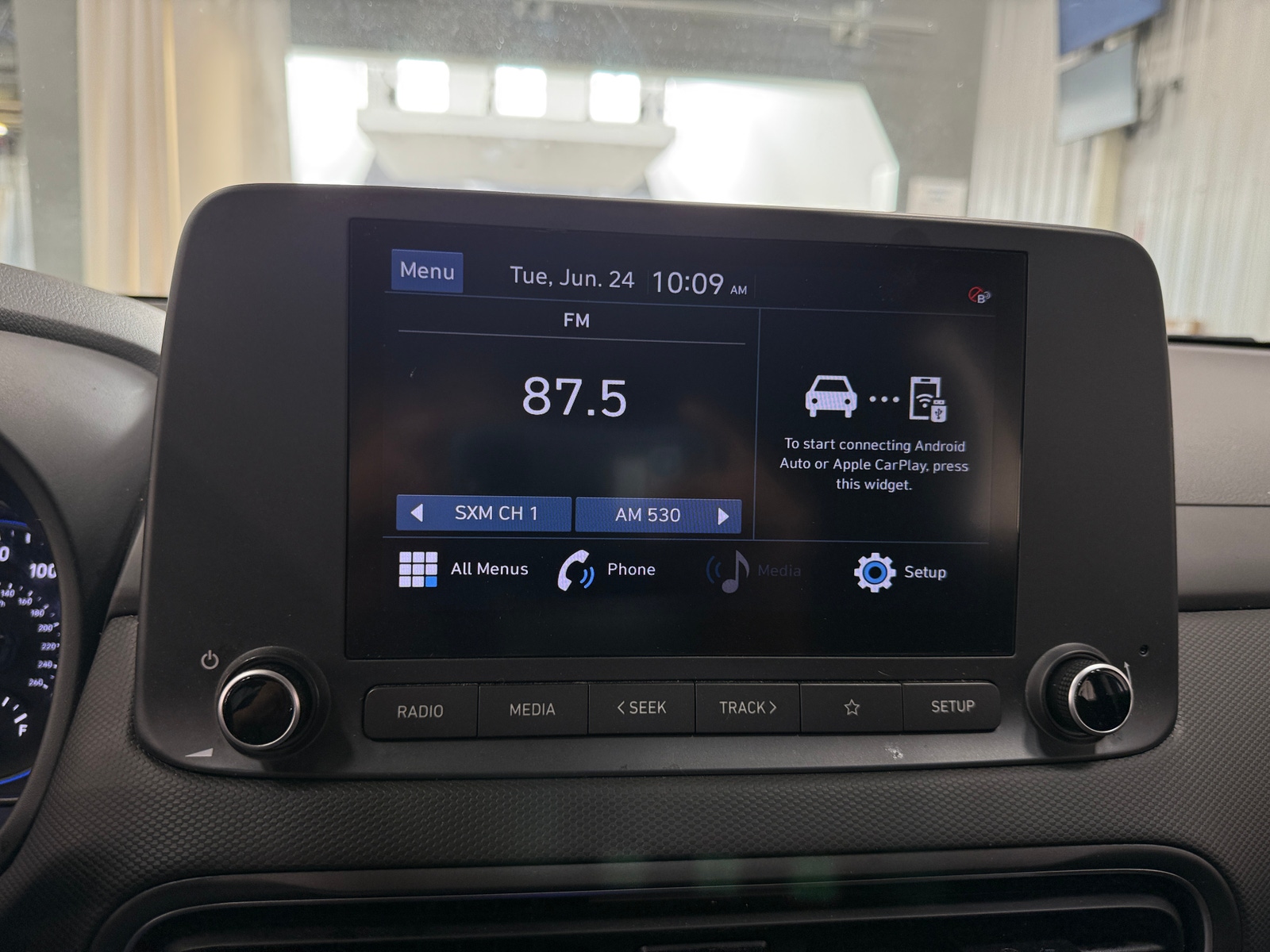 Thumbnail: 2022 Hyundai Kona - 4