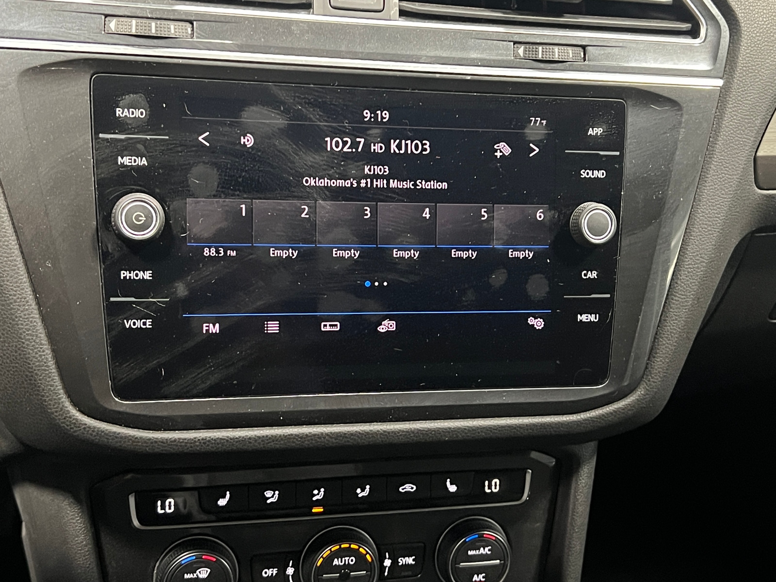 Thumbnail: 2019 Volkswagen Tiguan - 3