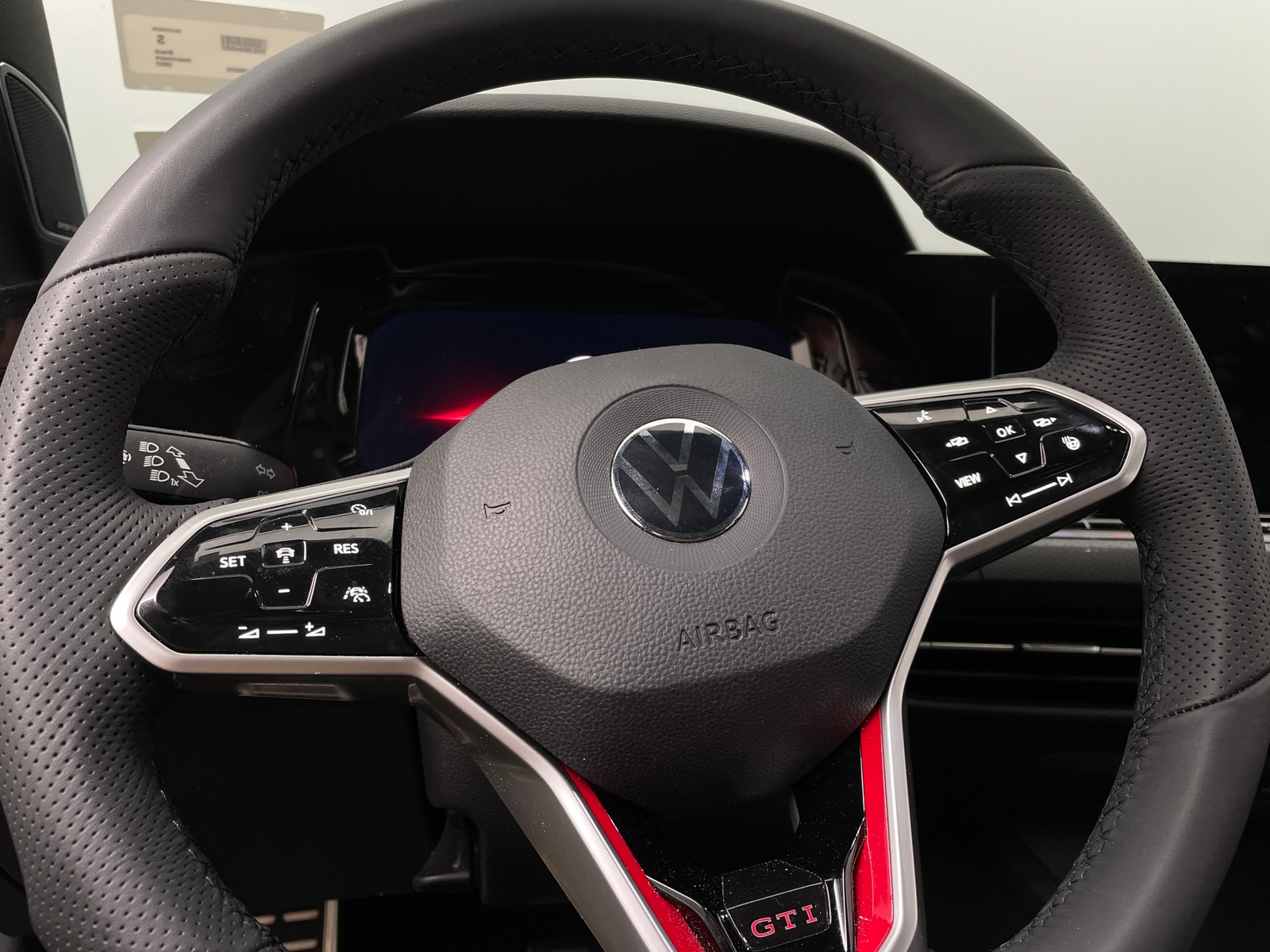 Thumbnail: 2022 Volkswagen Golf - 4