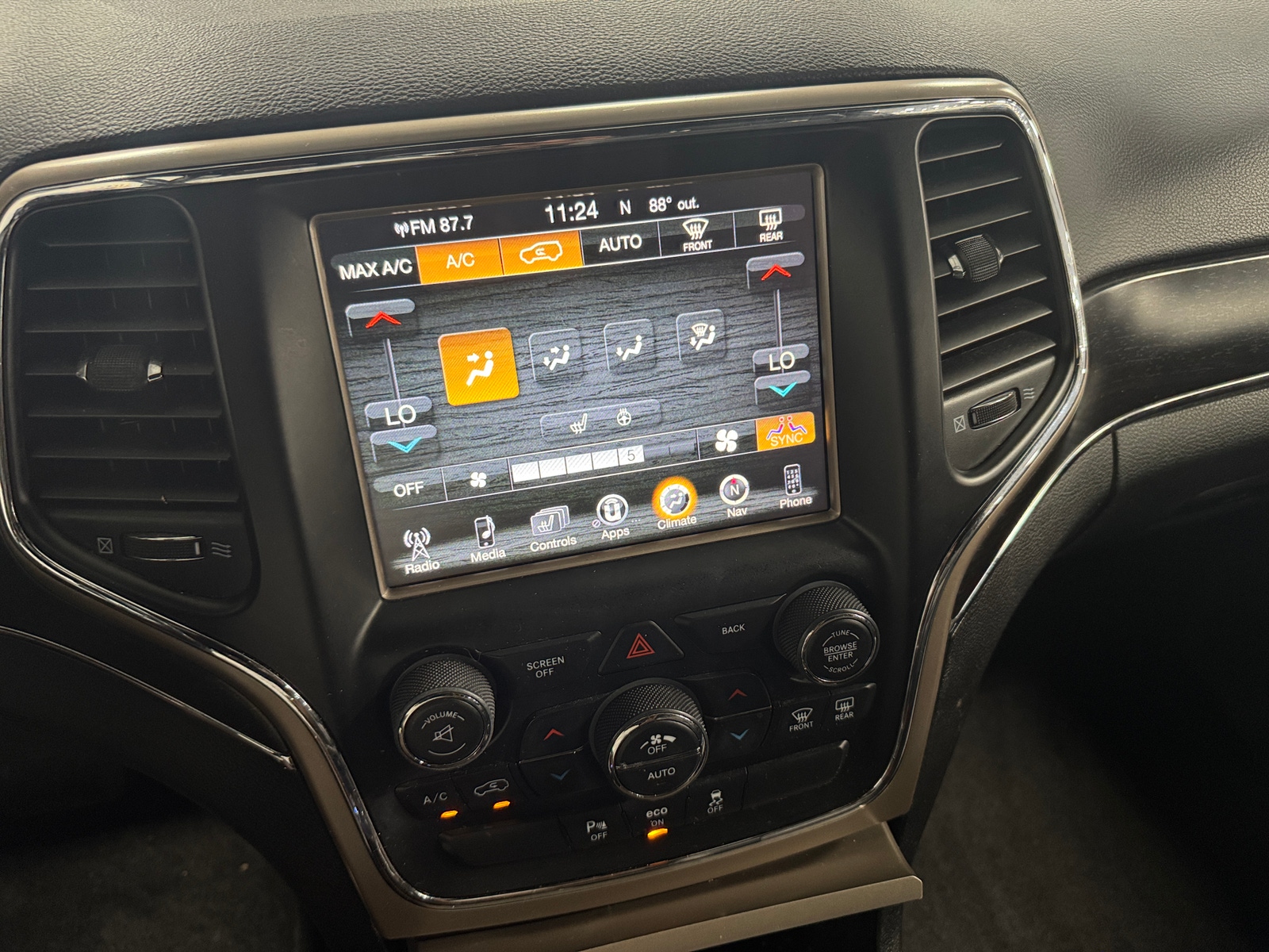 Thumbnail: 2015 Jeep Grand Cherokee - 3