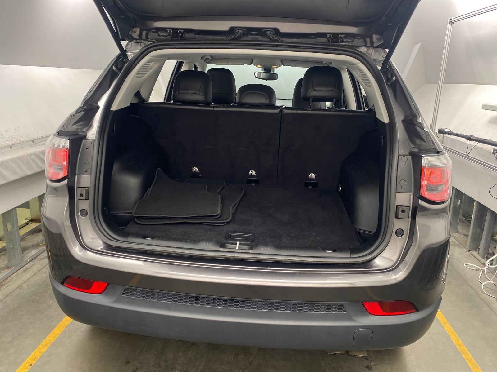 Thumbnail: 2019 Jeep Compass - 6