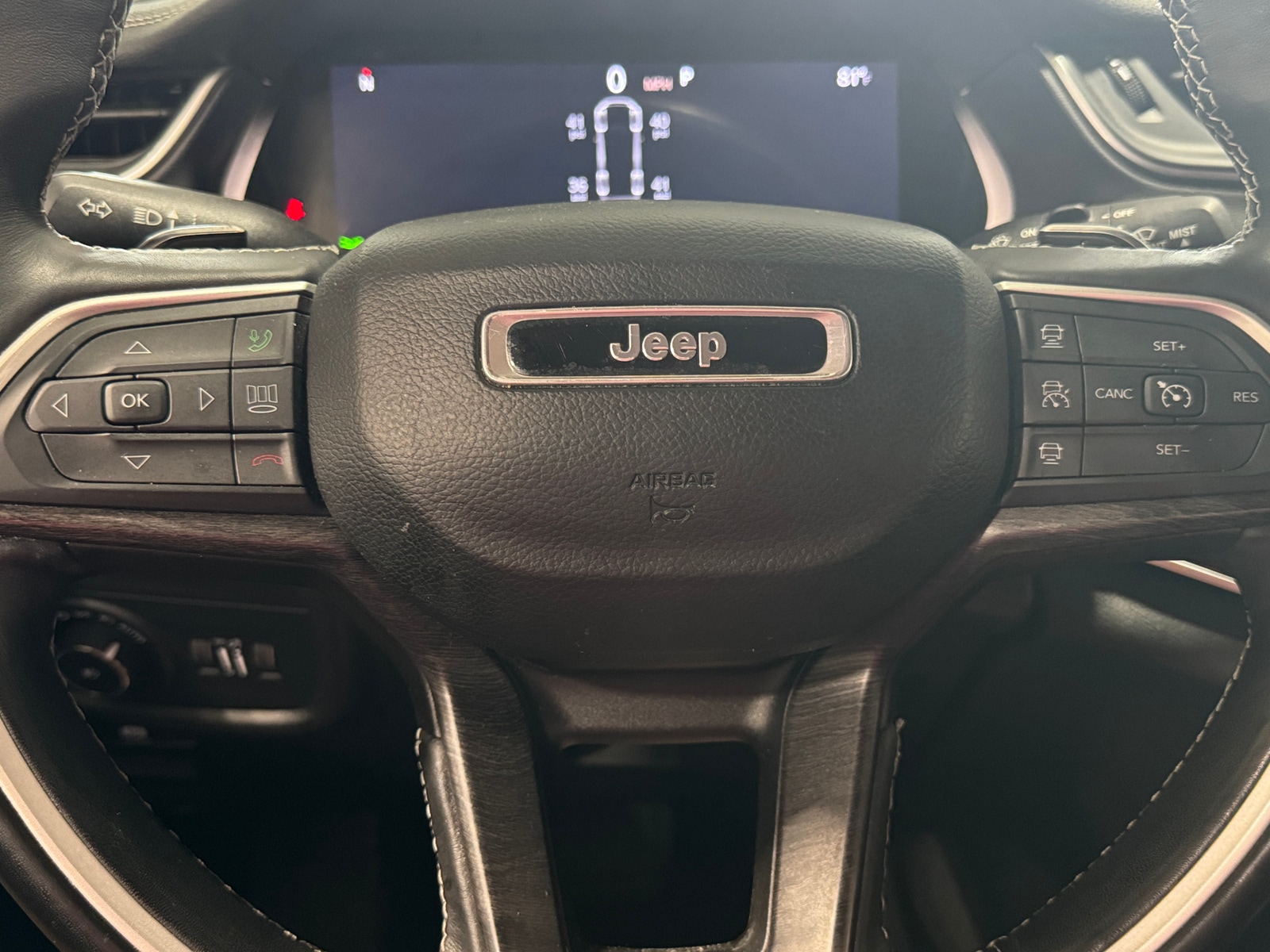 Thumbnail: 2022 Jeep Grand Cherokee L - 4