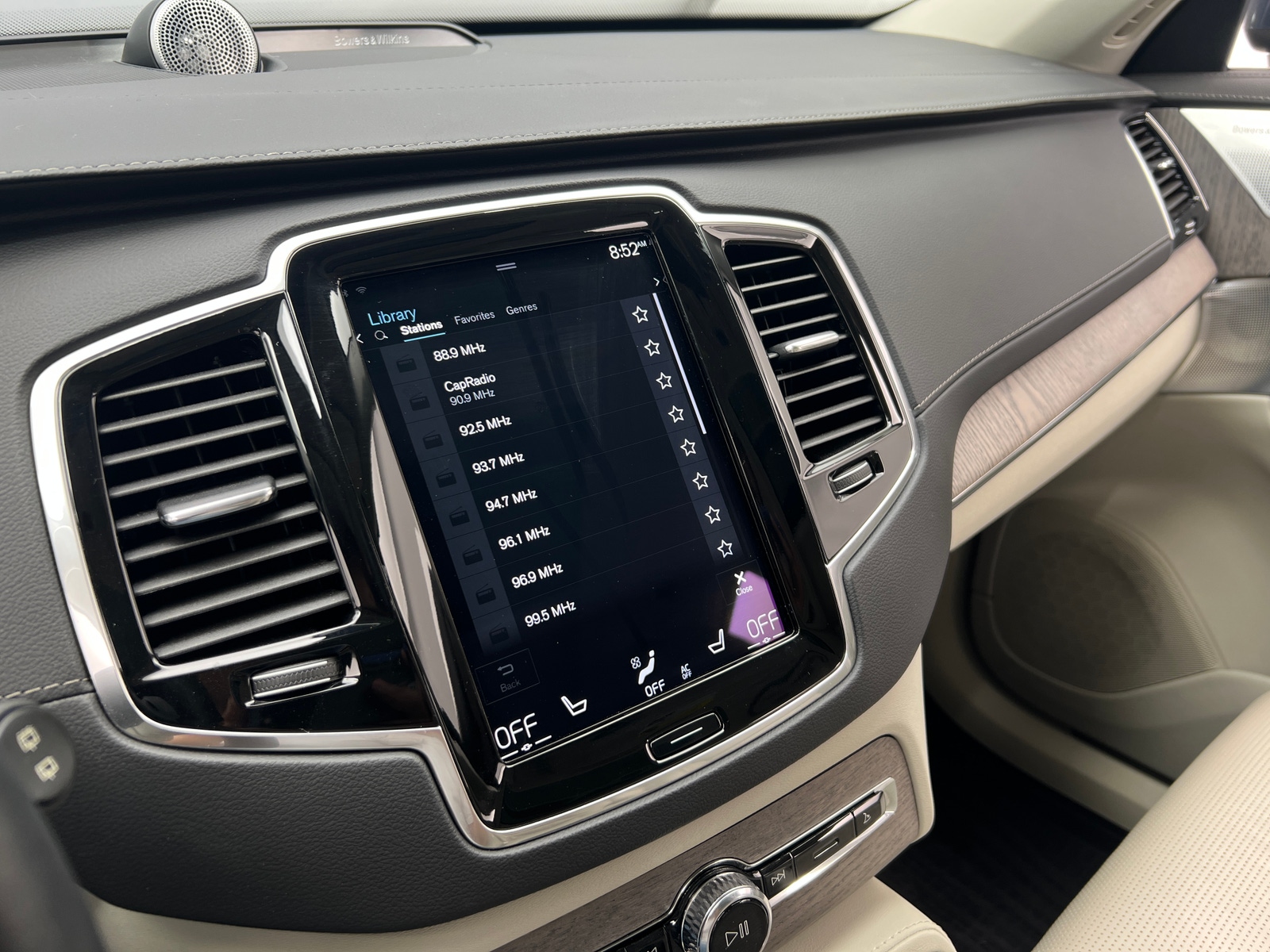 Thumbnail: 2022 Volvo XC90 - 3