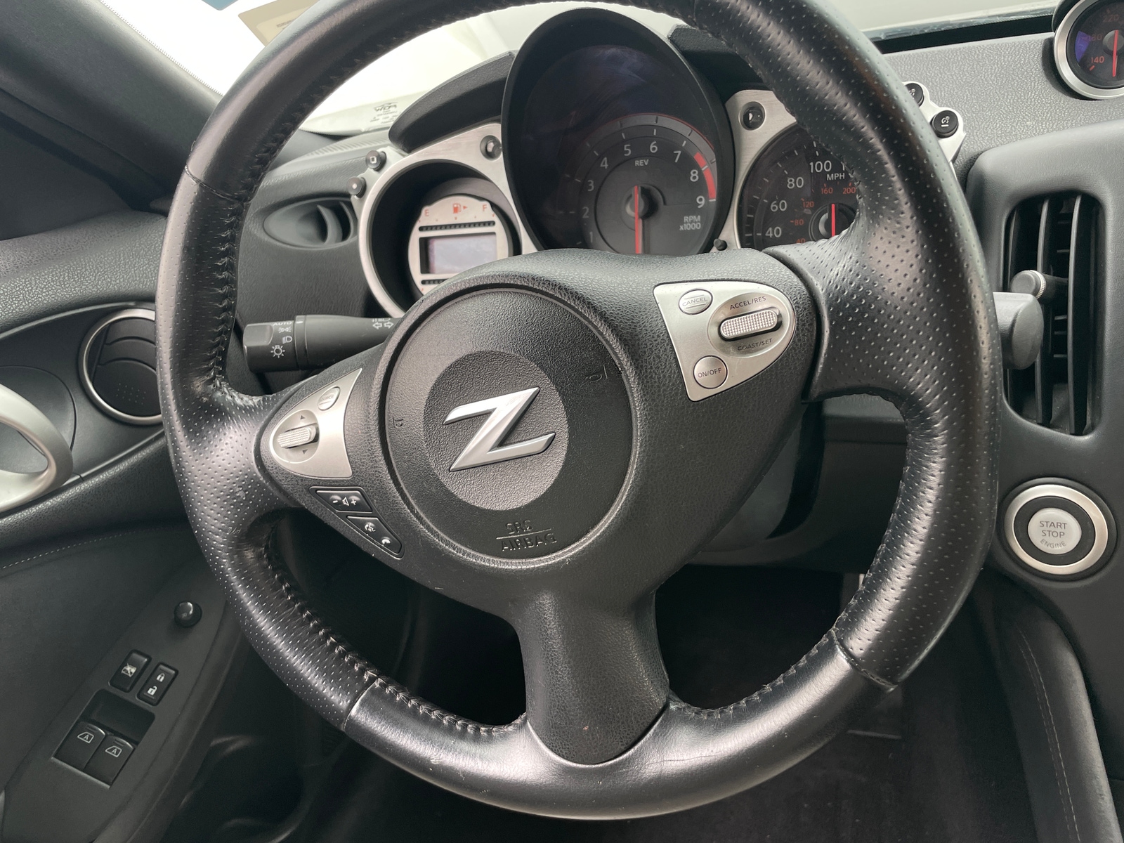 Thumbnail: 2010 Nissan Z - 4