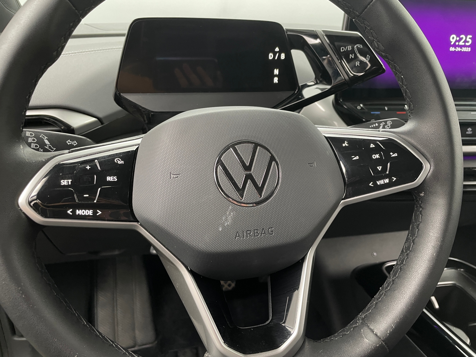 Thumbnail: 2023 Volkswagen ID.4 - 4