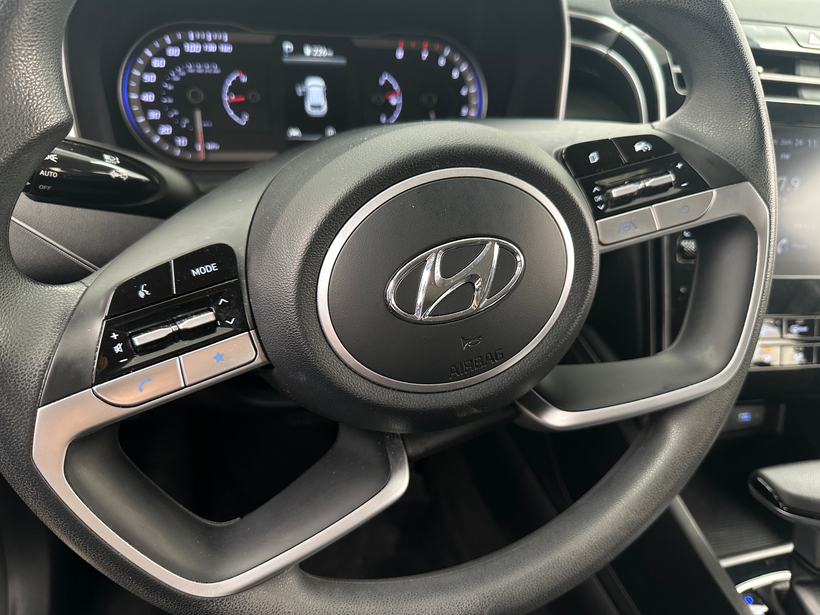 Thumbnail: 2022 Hyundai Tucson - 5