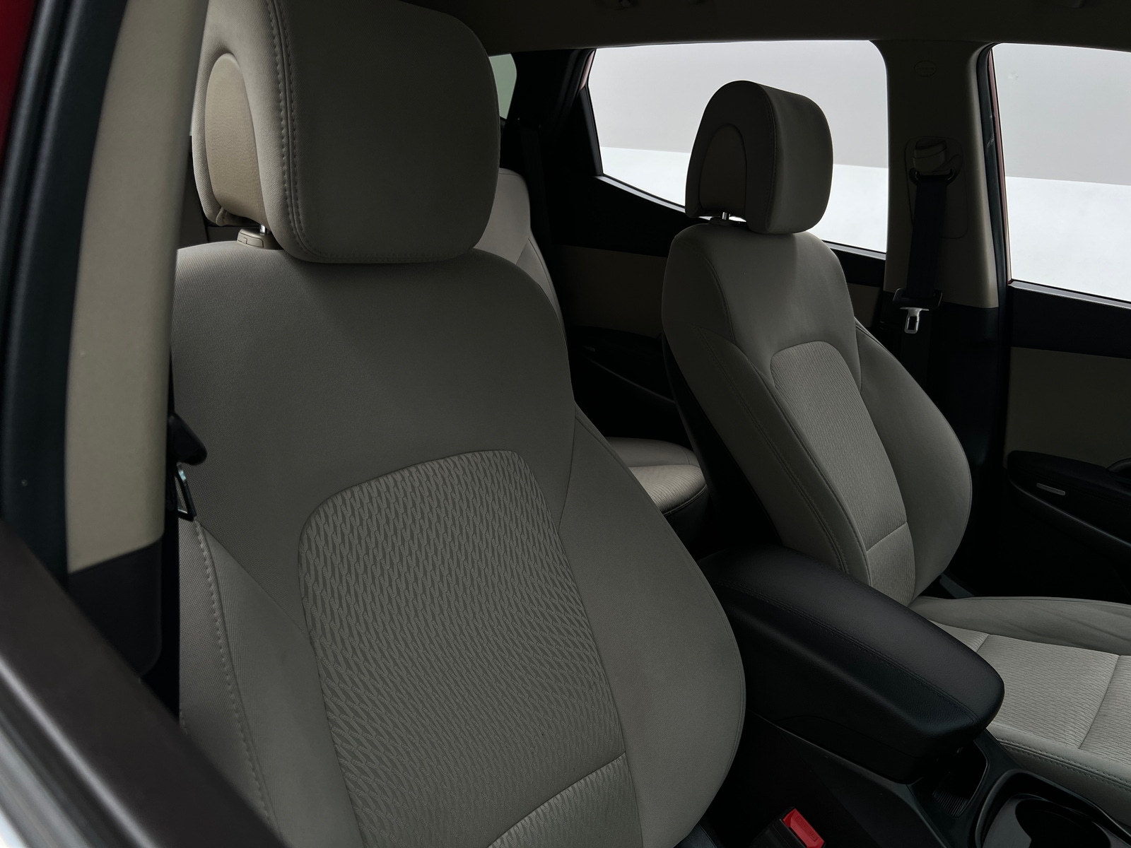 Thumbnail: 2016 Hyundai Santa Fe - 2