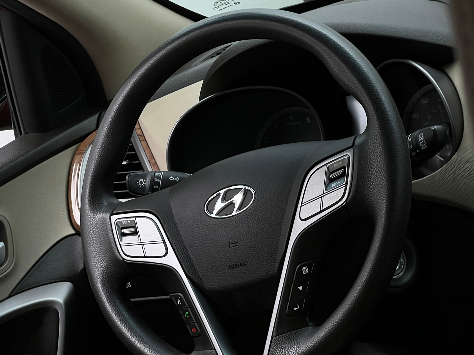 Thumbnail: 2016 Hyundai Santa Fe - 5