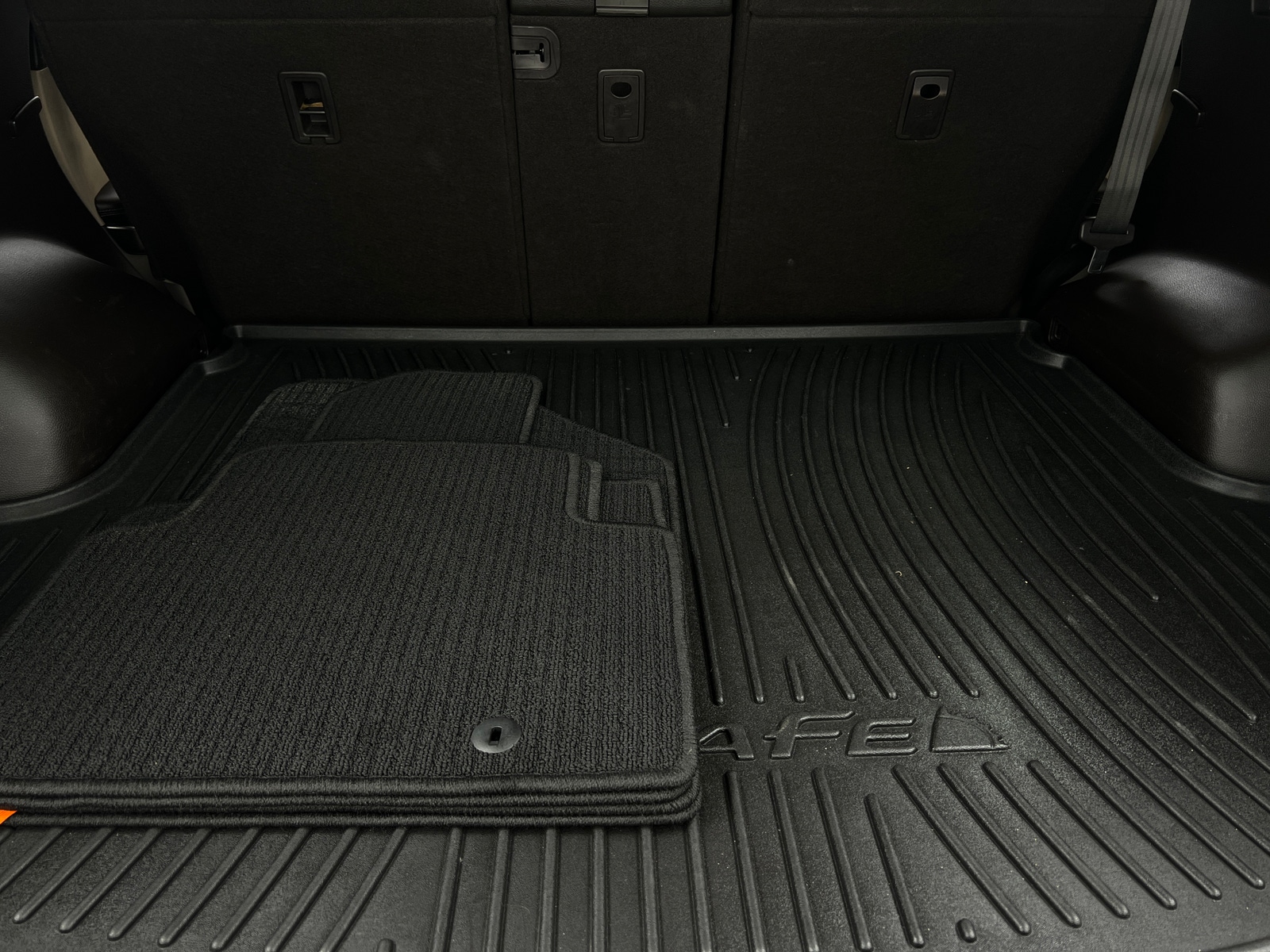Thumbnail: 2016 Hyundai Santa Fe - 7