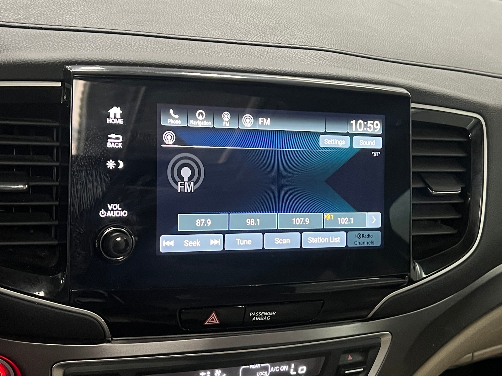 Thumbnail: 2019 Honda Pilot - 3