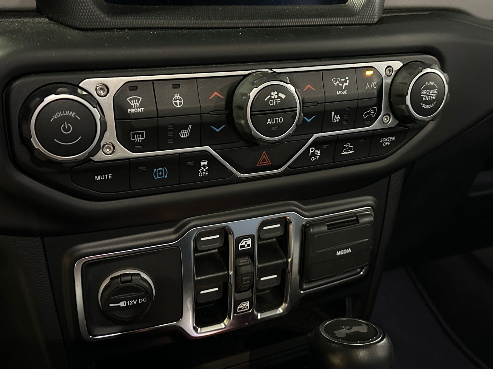 Thumbnail: 2021 Jeep Wrangler - 3